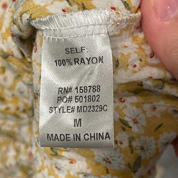 M A B L E | Smocked Yellow Floral Mini Dress Size Medium Coquette Girly Feminine - Picture 3 of 4